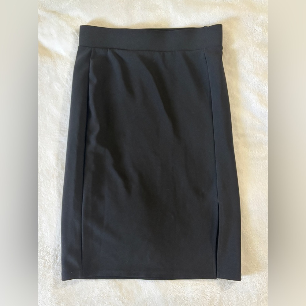 Chic Black Pencil Skirt